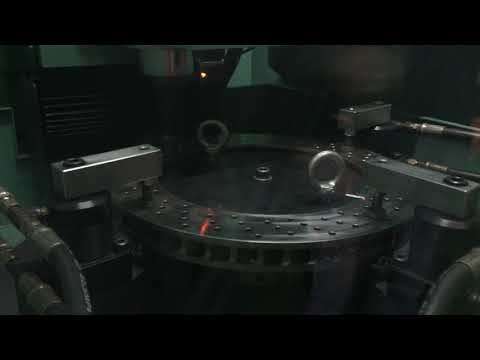 煞車盤自動平衡切削機(專用機)切削過程